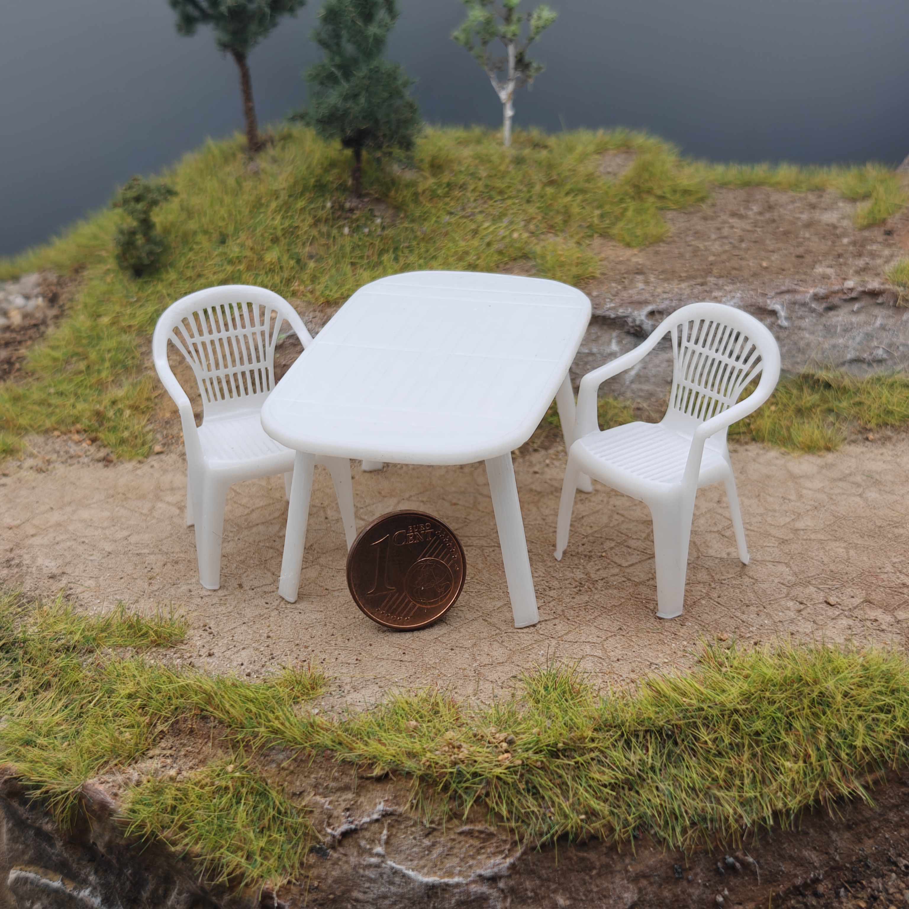 Gartenmöbel Kunststoff weiß Gartenbahn