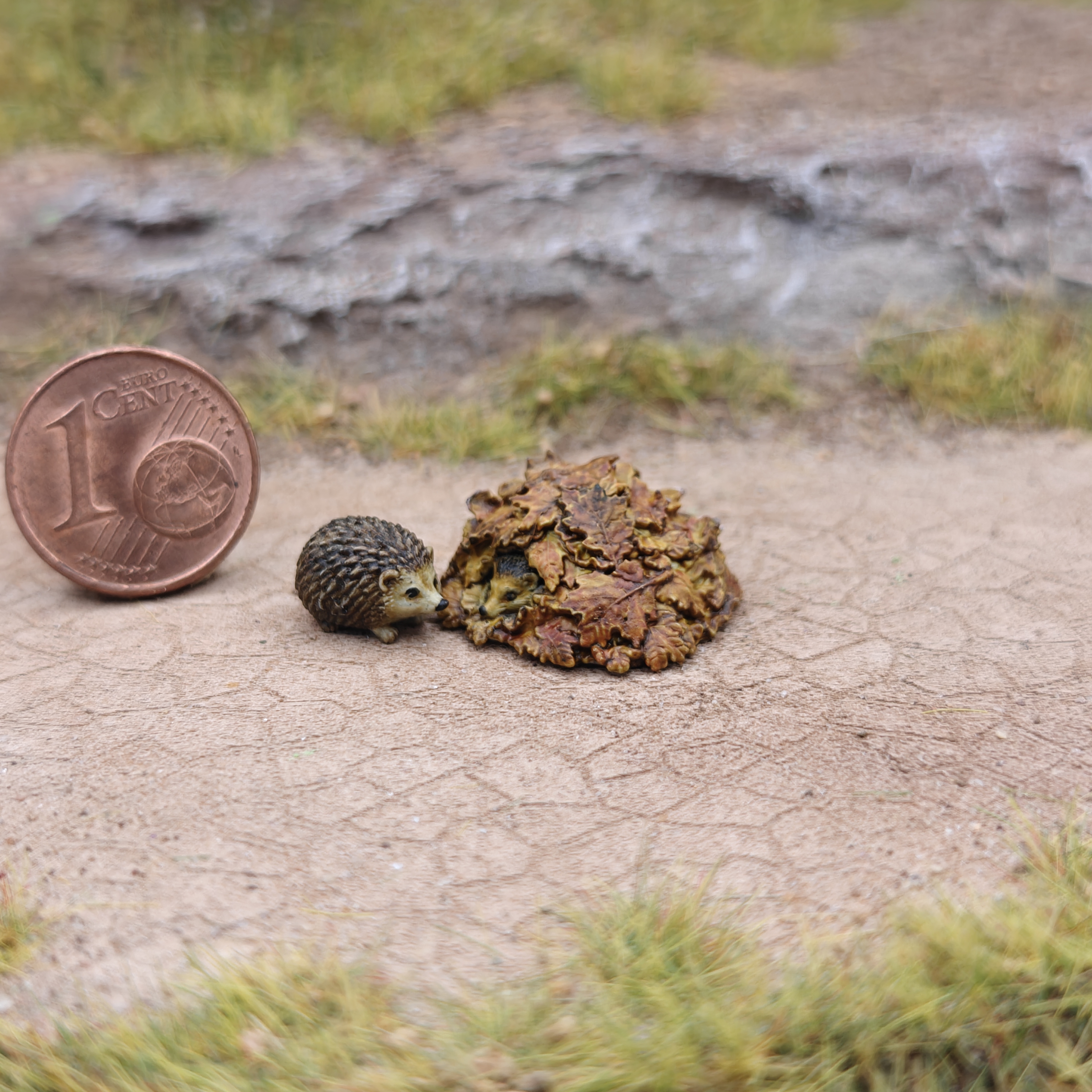 Igel und Laubhaufen Gartenbahn